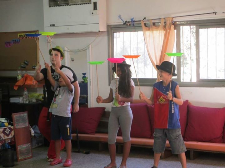 סדנת קרקס ולהטוטים