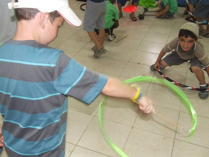 סדנת קרקס ולהטוטים