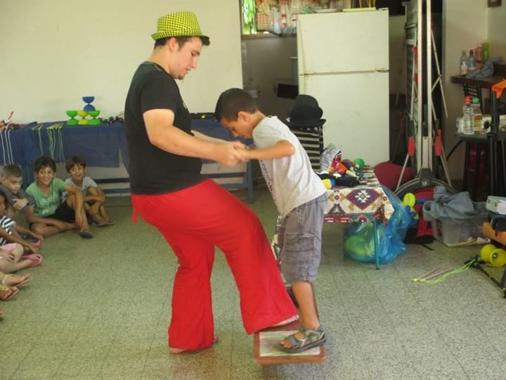 סדנת קרקס ולהטוטים