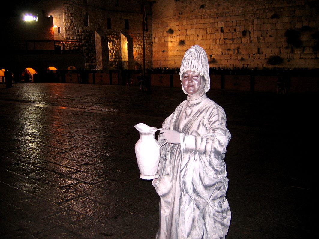 פסל אישה מתקופת יוון העתיקה